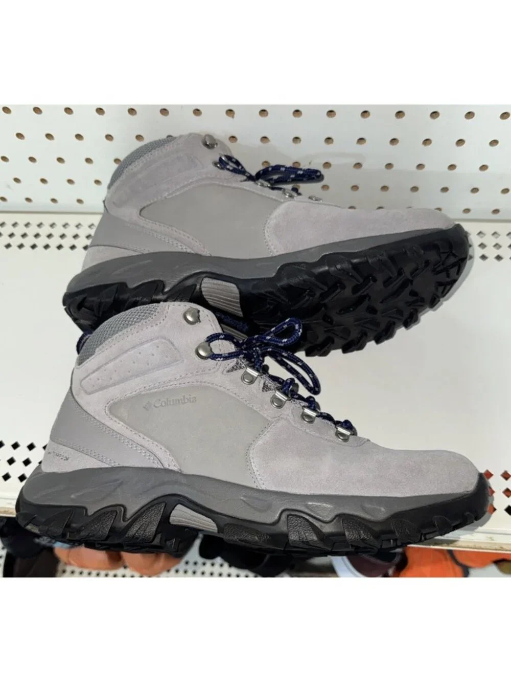 Columbia Newton Ridge Plus II Mens Athletic WP Hiking Trail Boots Size 9 Gray